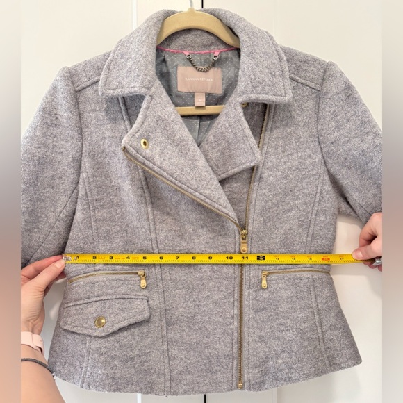 Grey Wool Banana Republic Coat (S) Petite size - Picture 9 of 12